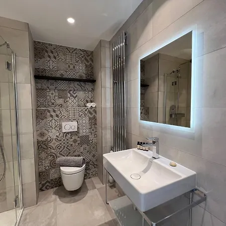 Apartment Center One Bedroom , & Sea View #15 Menton