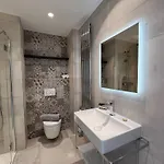 Διαμέρισμα Center One Bedroom , & Sea View #15 Μεντόν