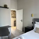 Center One Bedroom , & Sea View #15 * Μεντόν