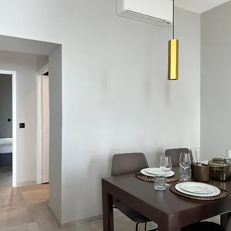 Center One Bedroom , & Sea View #15 דירה מנטון