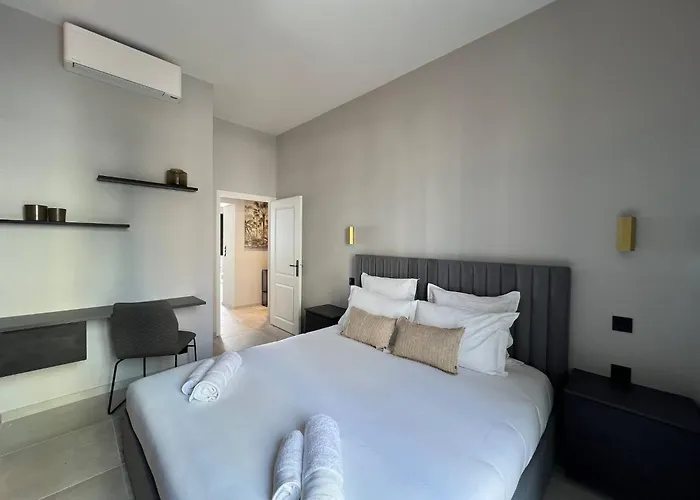 Center One Bedroom , & Sea View #15 Menton