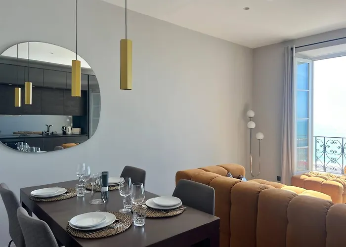 Center One Bedroom , & Sea View #15 Апартаменти *