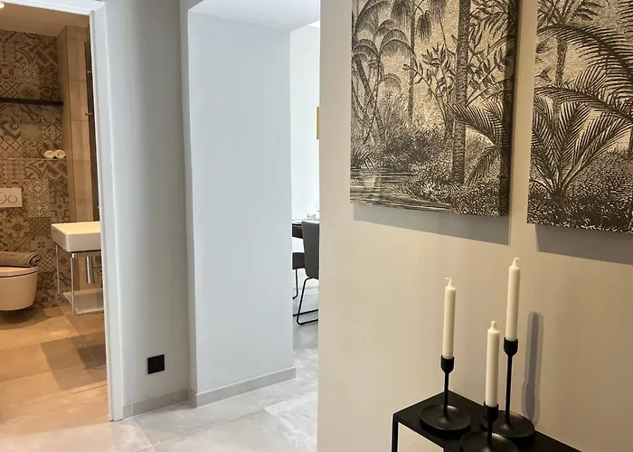 Center One Bedroom , & Sea View #15 Mentona