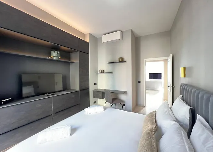 Center One Bedroom , & Sea View #15 Апартаменти *