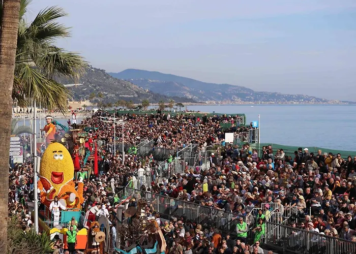 Center One Bedroom , & Sea View #15 Apartament